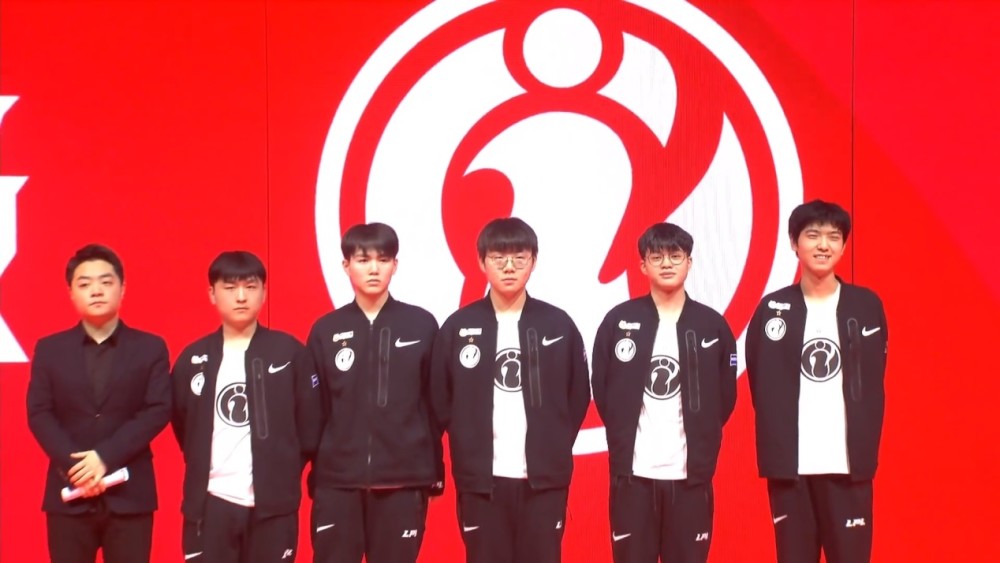 舆论中的形 舆论中的形