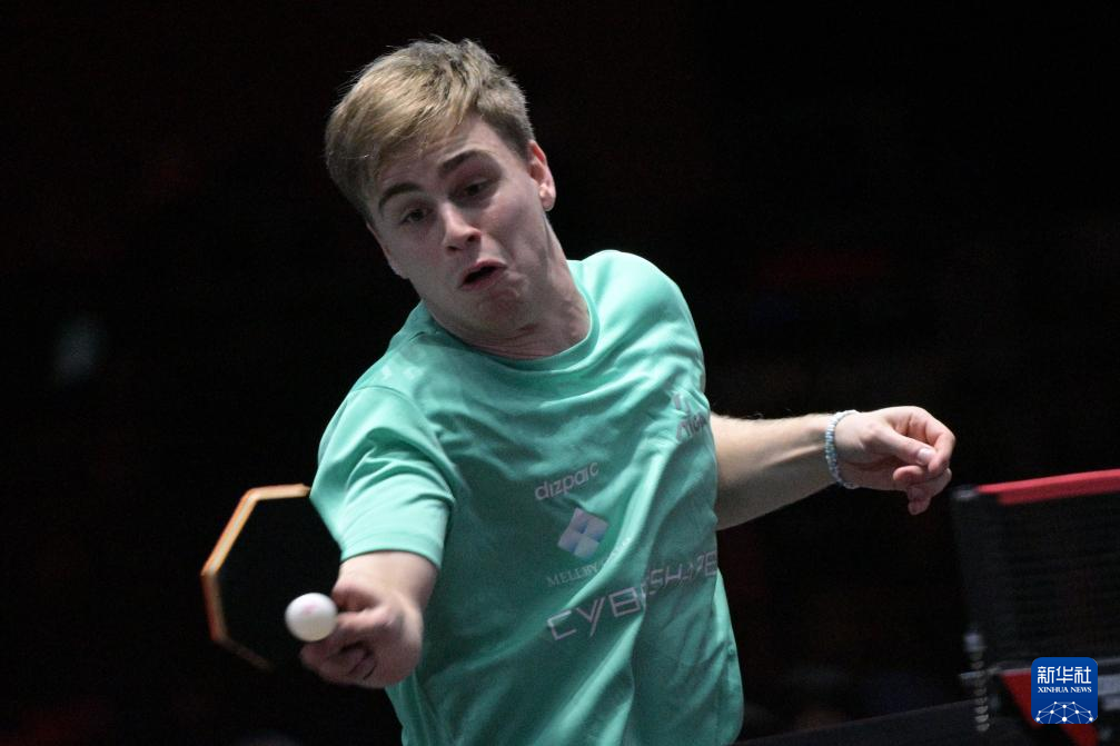 高真荣登上 高真荣登上