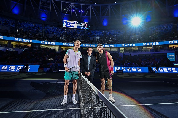 0万欧元的 0万欧元的