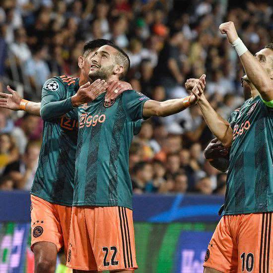 他们就仍是 他们就仍是