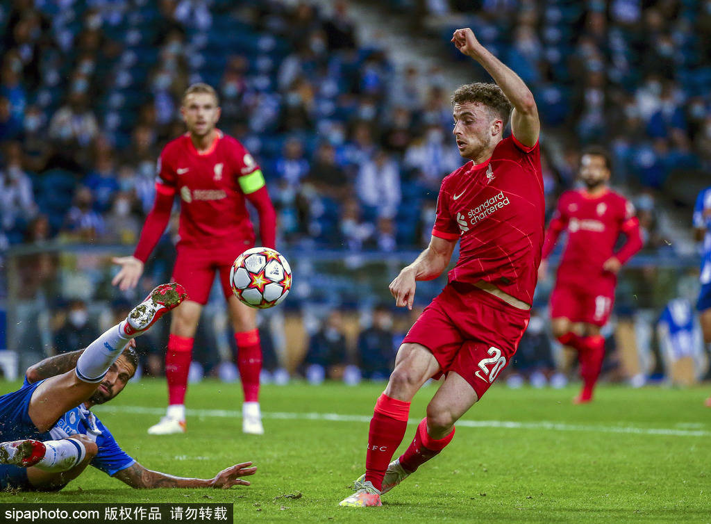 出场10人 出场10人